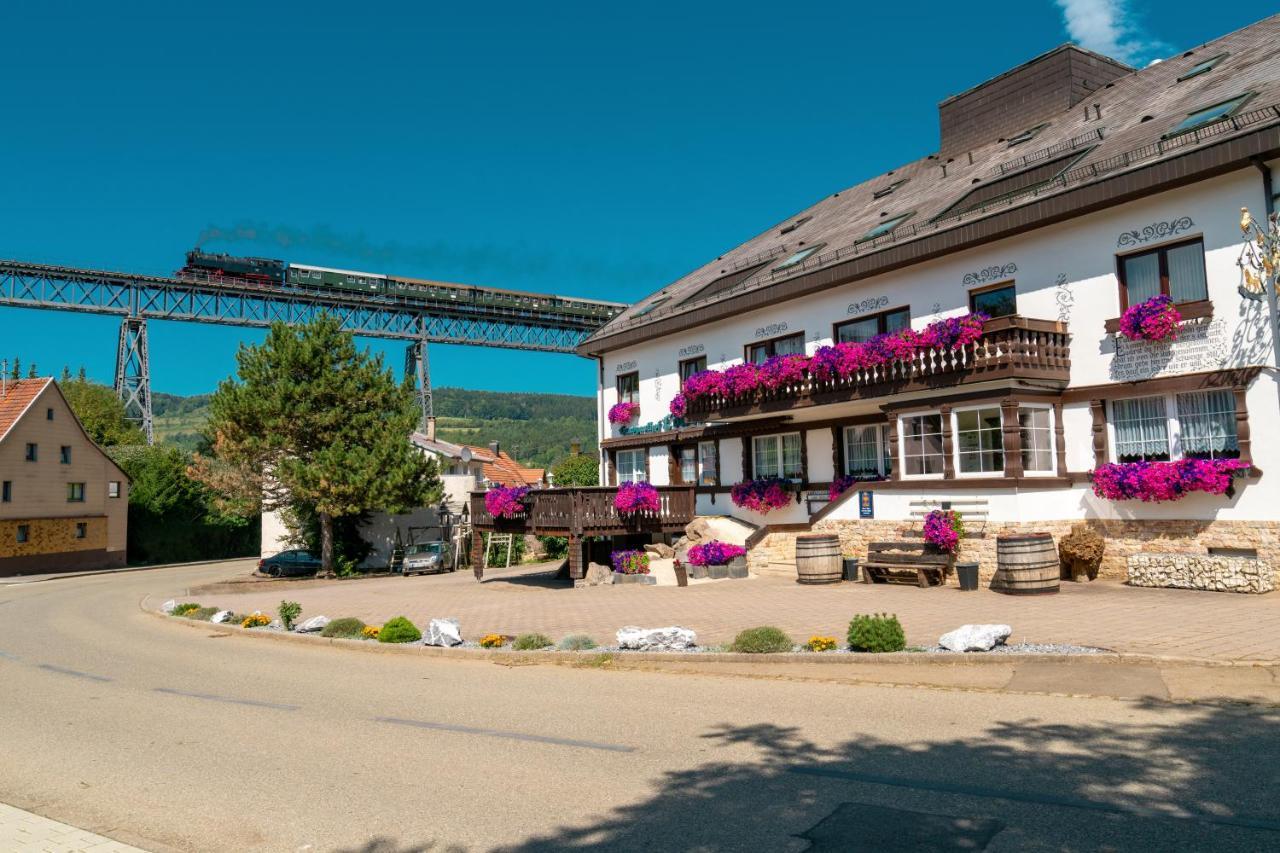 Landhotel Loewen بلومبيرج المظهر الخارجي الصورة